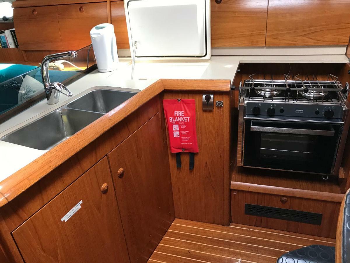 Yacht Brego - A Different Way To Stay ซานเซบาสเตียน เด ลาโกเมรา ภายนอก รูปภาพ