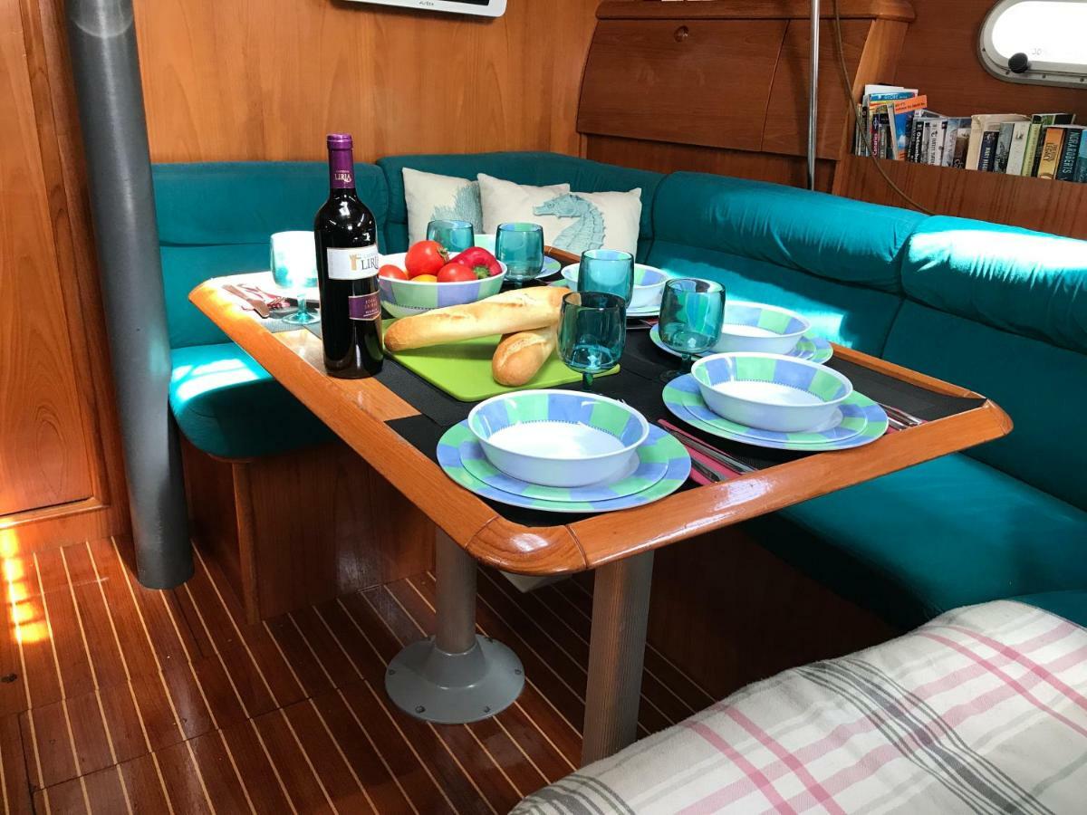 Yacht Brego - A Different Way To Stay ซานเซบาสเตียน เด ลาโกเมรา ภายนอก รูปภาพ