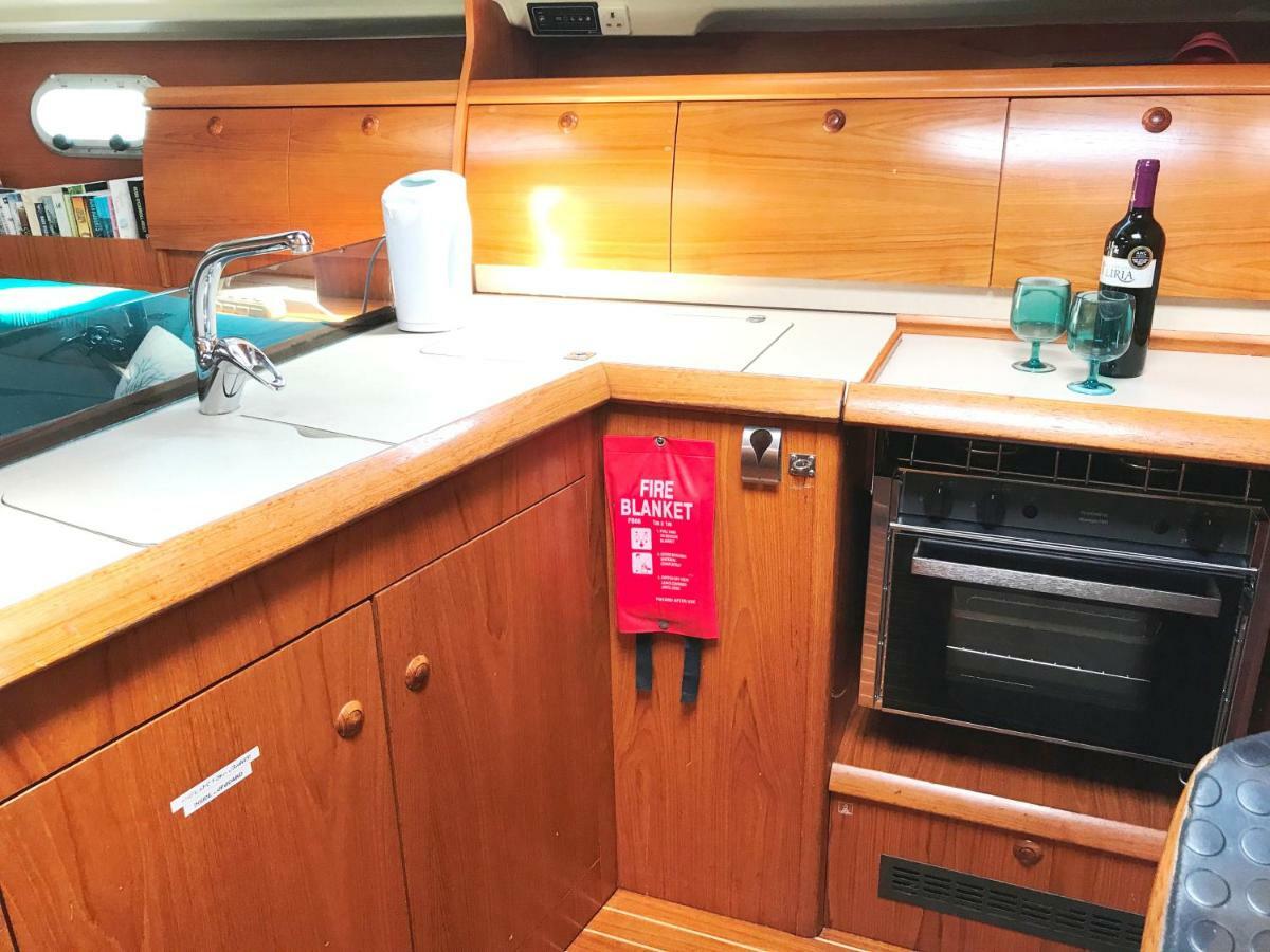 Yacht Brego - A Different Way To Stay ซานเซบาสเตียน เด ลาโกเมรา ภายนอก รูปภาพ